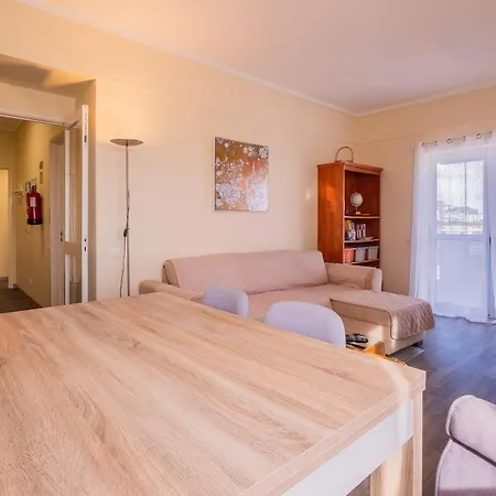 Bvl - View And Location Of The Hébergement de vacances *